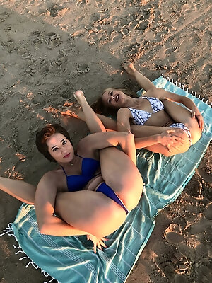 Lunch On The Beach ðŸðŸ˜œ With Lyra Star